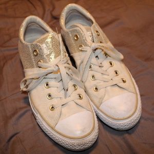 Cream/Gold Low Top Converse